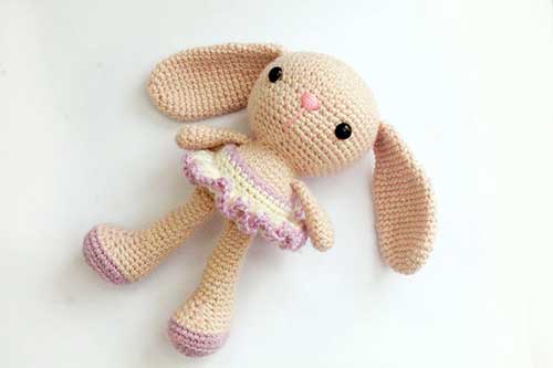coelhinho da pascoa feito de croche