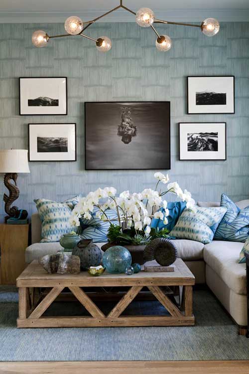 sala de estar rustica com orquidea