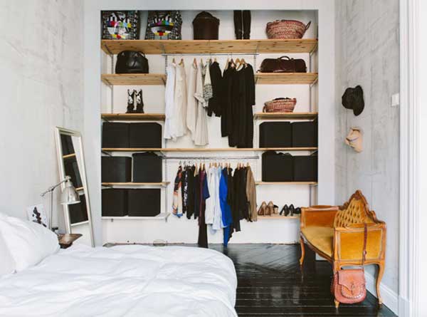 perceba como é fácil ter um closet, veja a simplicidade dos materiais que sustentam este projeto