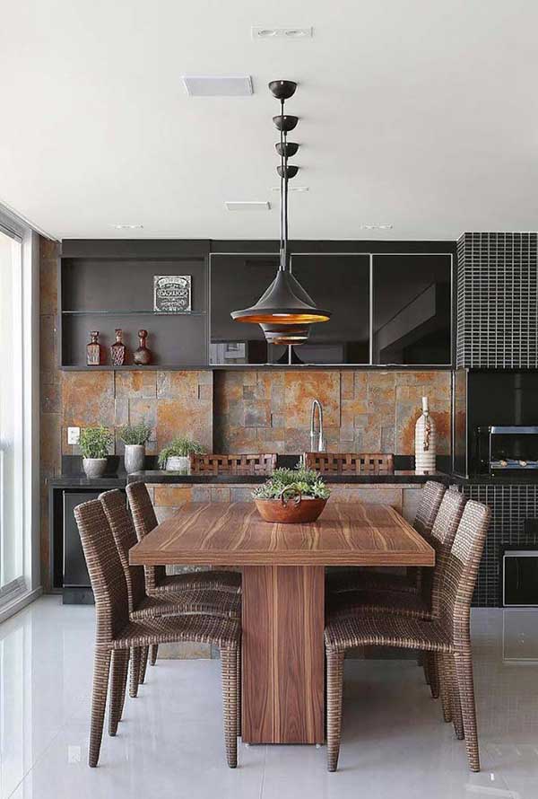 cozinha estilo industrial varanda Inspiração com texturas rústicas.