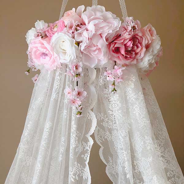 com flores 65 Para uma decoração romântica.