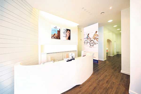 recepcao do centro de estetica Recepção de centro estético decorada.