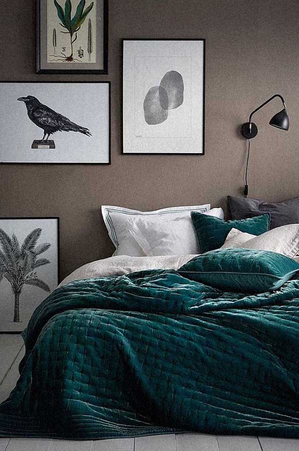 do chao ao teto Você pode abusar dos quadros no quarto, e usá-los do chão ao teto