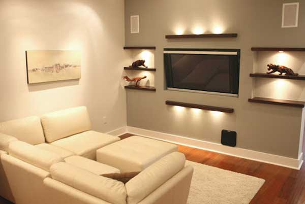 para sala de TV 1 Junto a estante.