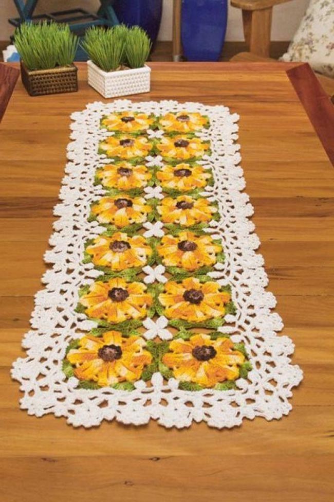 Caminho de Mesa Com flores 7 Modelo com Margaridas.