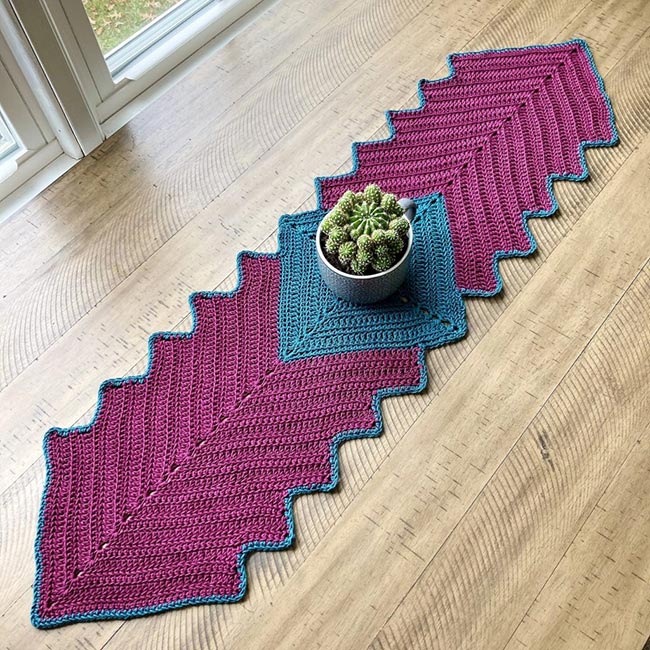 Para mesa triangular 3 Em duas cores.