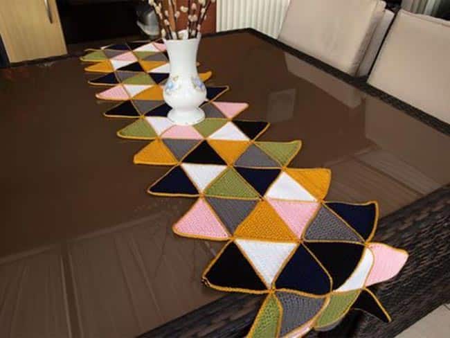 Para mesa triangular Modelo triangular.