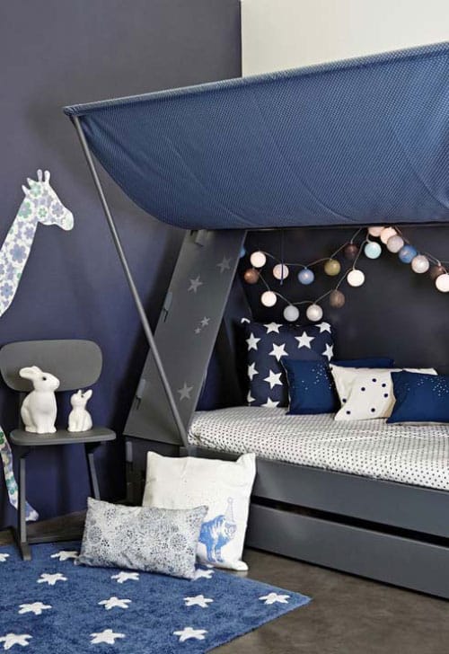 camping azul A cama estilo cabana traz conforto e aconchego