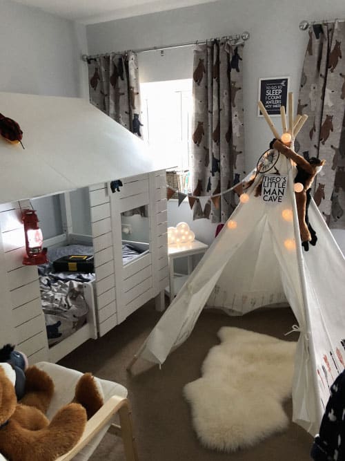 estilo camping O quarto com tema acampamento não pode deixar de ter uma cabaninha