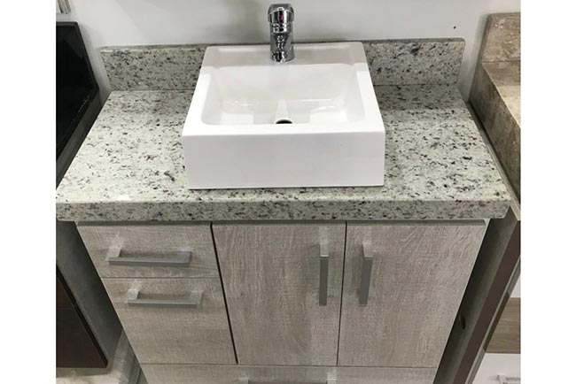 Bancadas de Granito para Banheiro Com Cuba 8 Bancada de granito para banheiro com cuba de gesso.