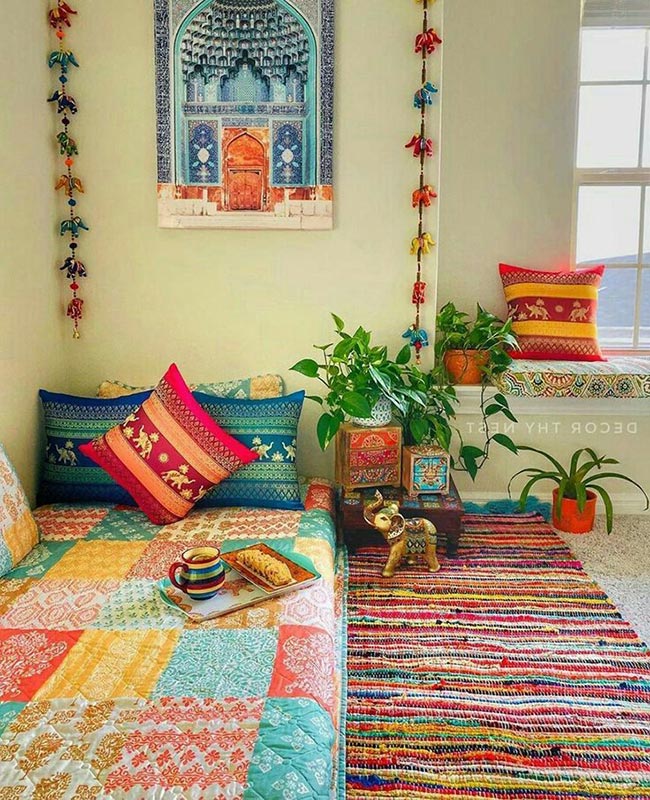 Elementos naturais tem sua vez neste estilo 4 Aposte em texturas coloridas para deixar o ambiente aconchegante.