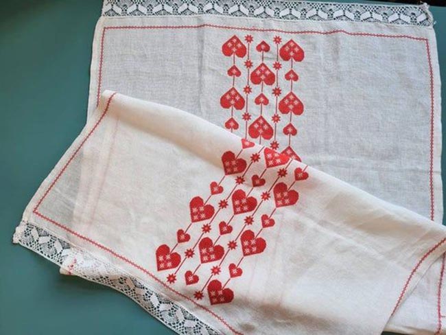 Modelo vermelho 3 Inspiração para mesas da cozinha com corações.