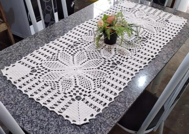 Modelos simples 2 Caminho de mesa de barbante tradicional.