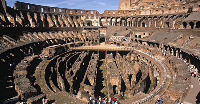 arquitetura romana no mundo 1 Coliseu construído pelos gregos antigos.