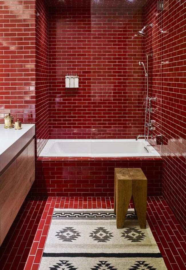 banheiro pequeno vermelho 2 Inspiração com azulejos vermelhos.