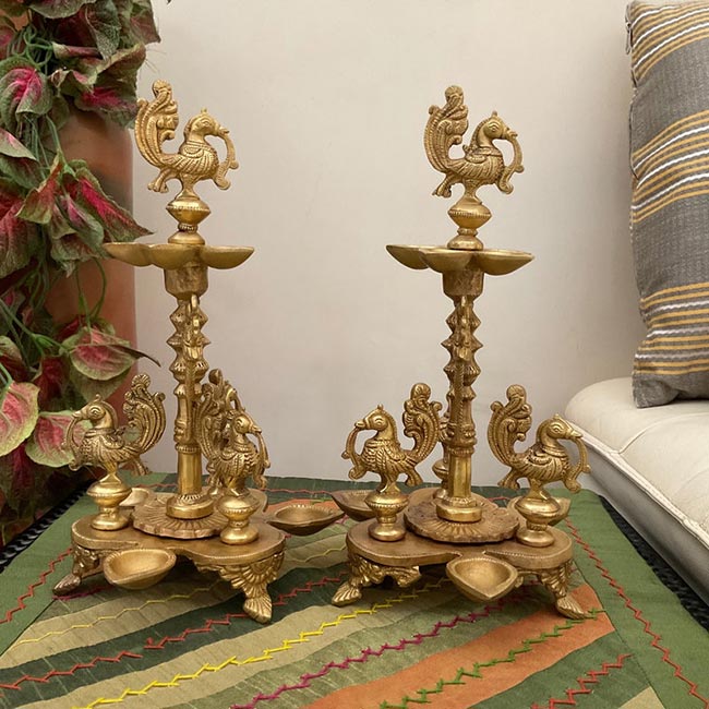 estatuas de ouro Estátuas para decoração estilo indiano.