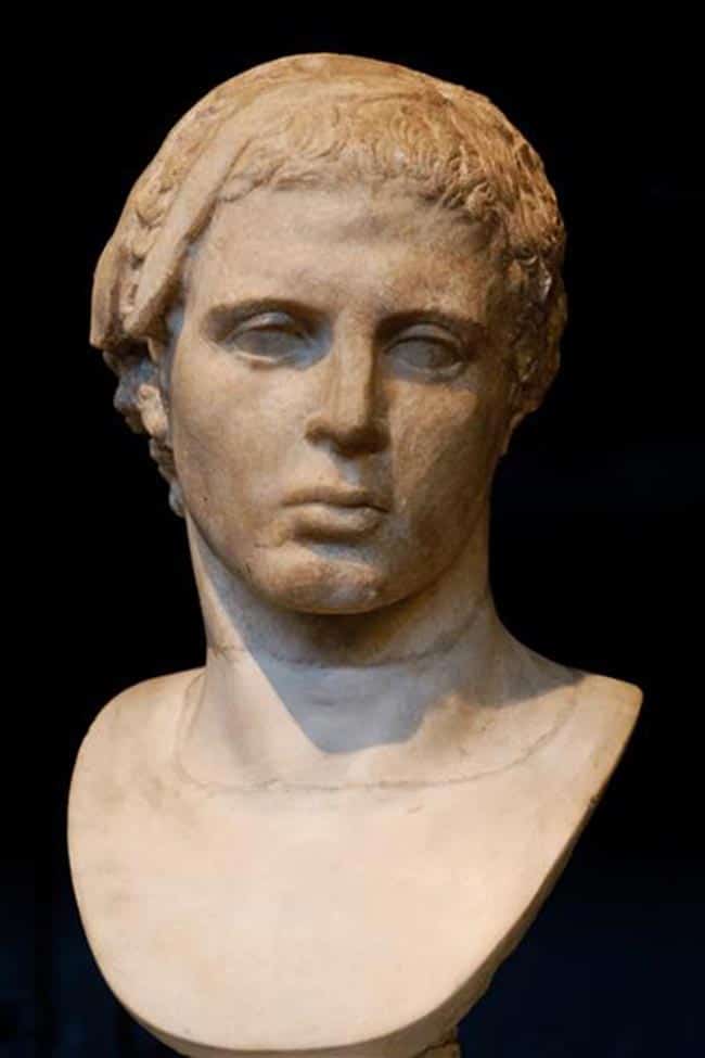 Arte e Escultura 22 1 Obras de arte da época.