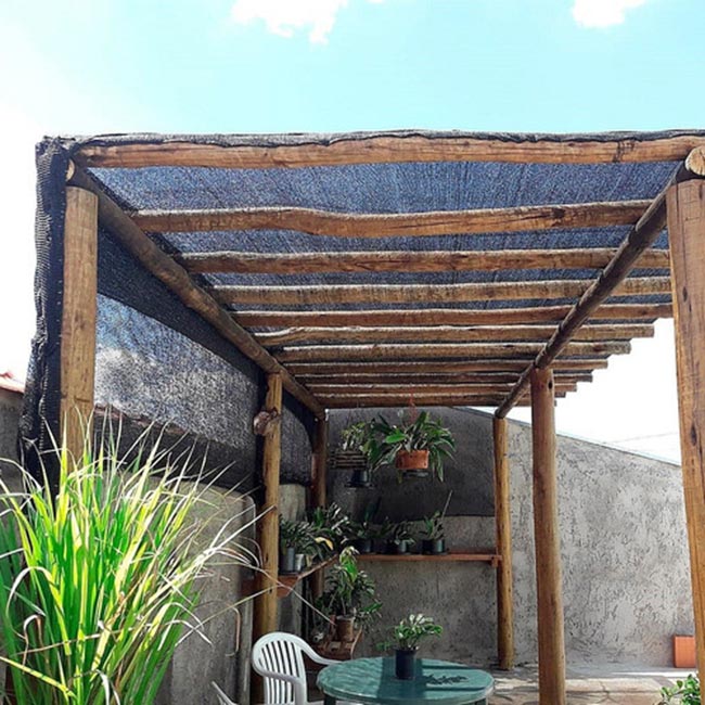 Com Sombrite 1 Pergolado de canto com sombrite.