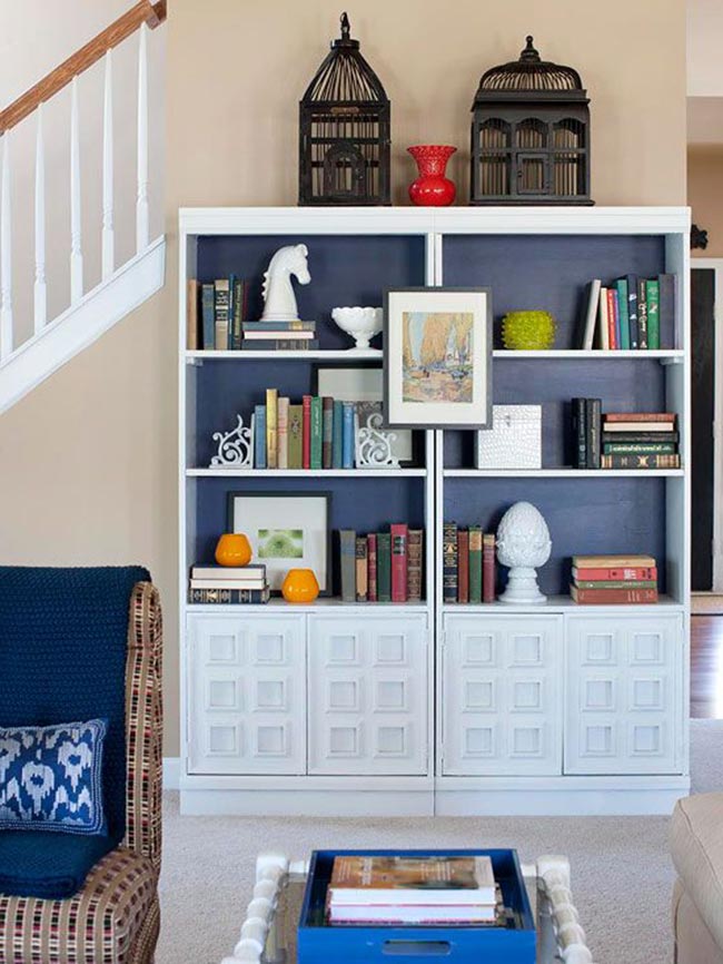 Enfeites para Estante de Sala Azuis Inspiração para estante da escada.