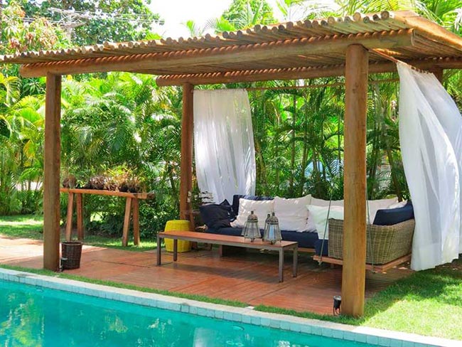 pergolado na piscina Perfeito para a piscina.