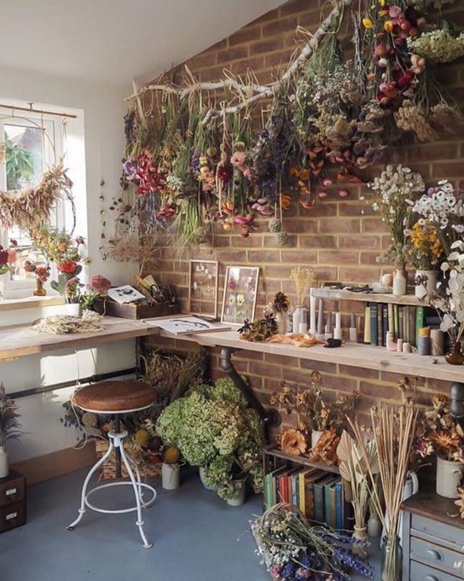 com flores secas 3 Como Fazer Decoração Cottagecore? 87+ Ideias para Casa e Apartamento